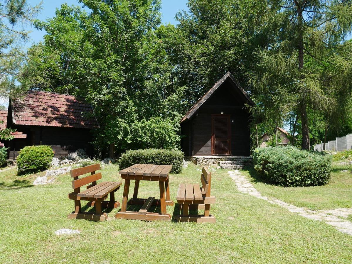 Bungalows Korana - Campsite Korana Селиште-Дрежничко Экстерьер фото