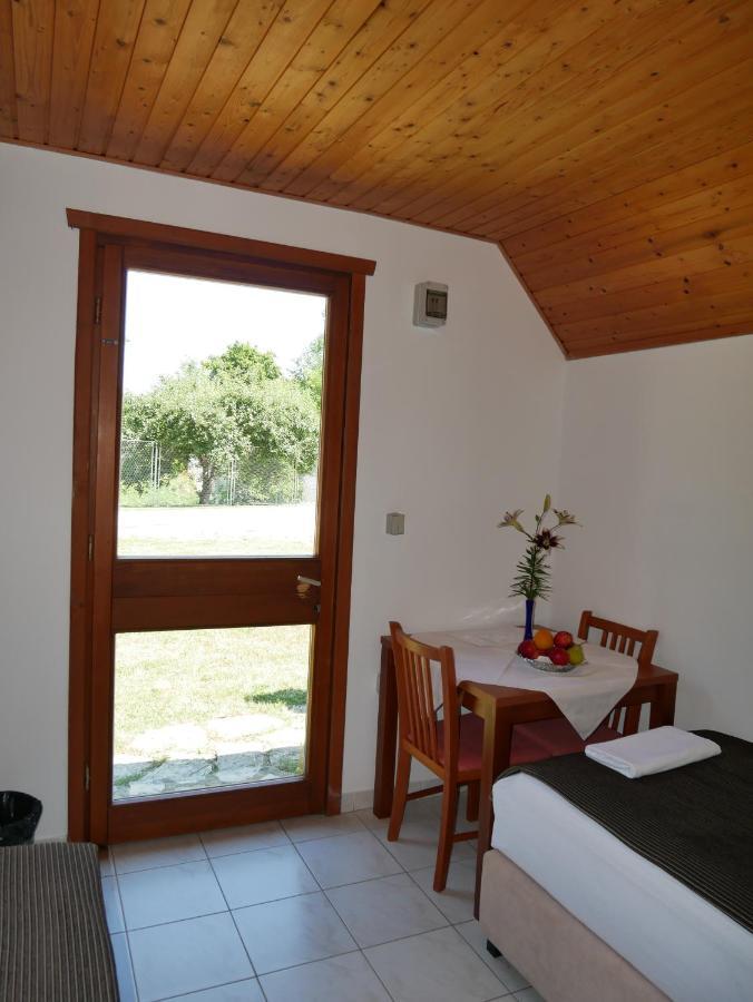 Bungalows Korana - Campsite Korana Селиште-Дрежничко Экстерьер фото