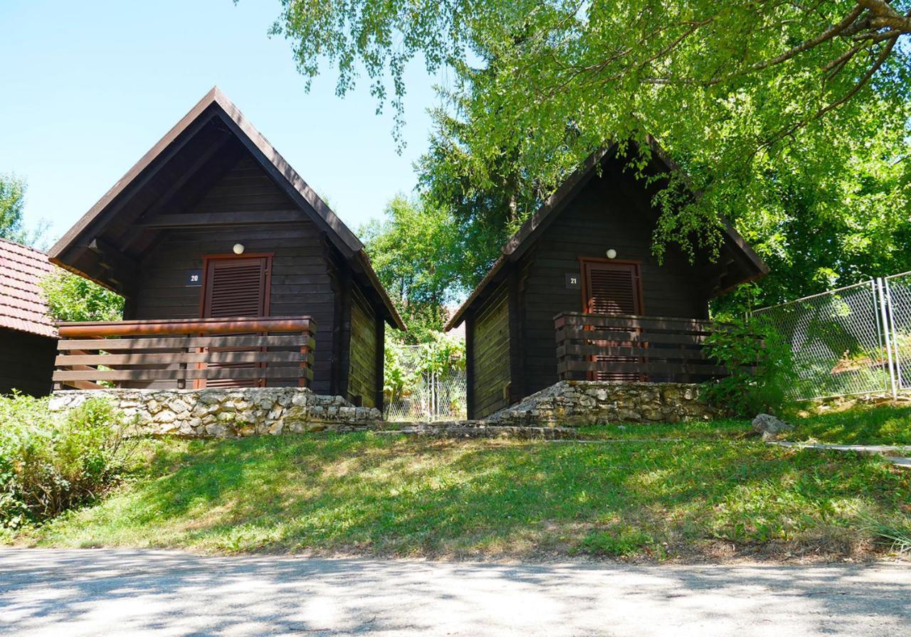 Bungalows Korana - Campsite Korana Селиште-Дрежничко Экстерьер фото