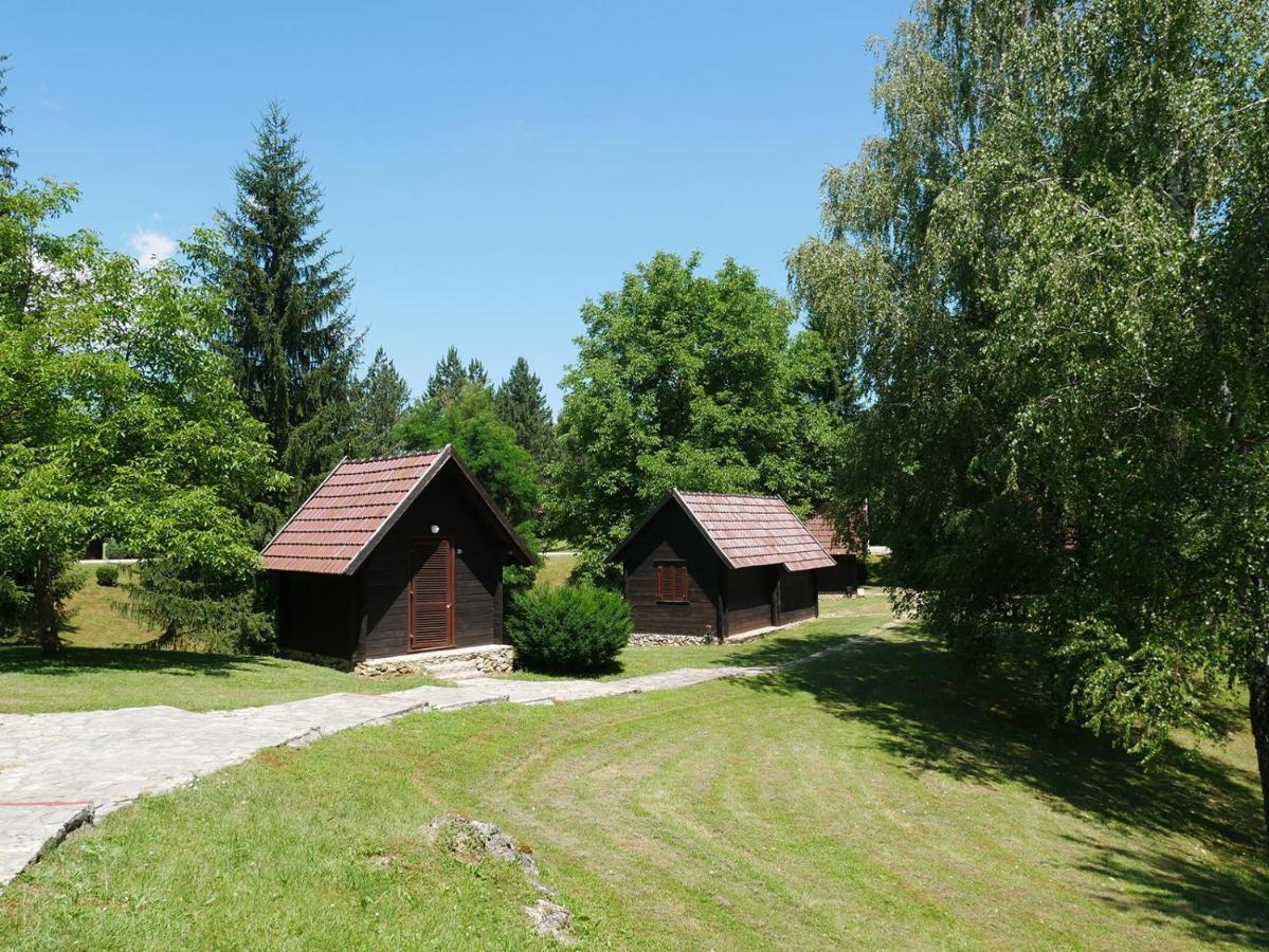Bungalows Korana - Campsite Korana Селиште-Дрежничко Экстерьер фото