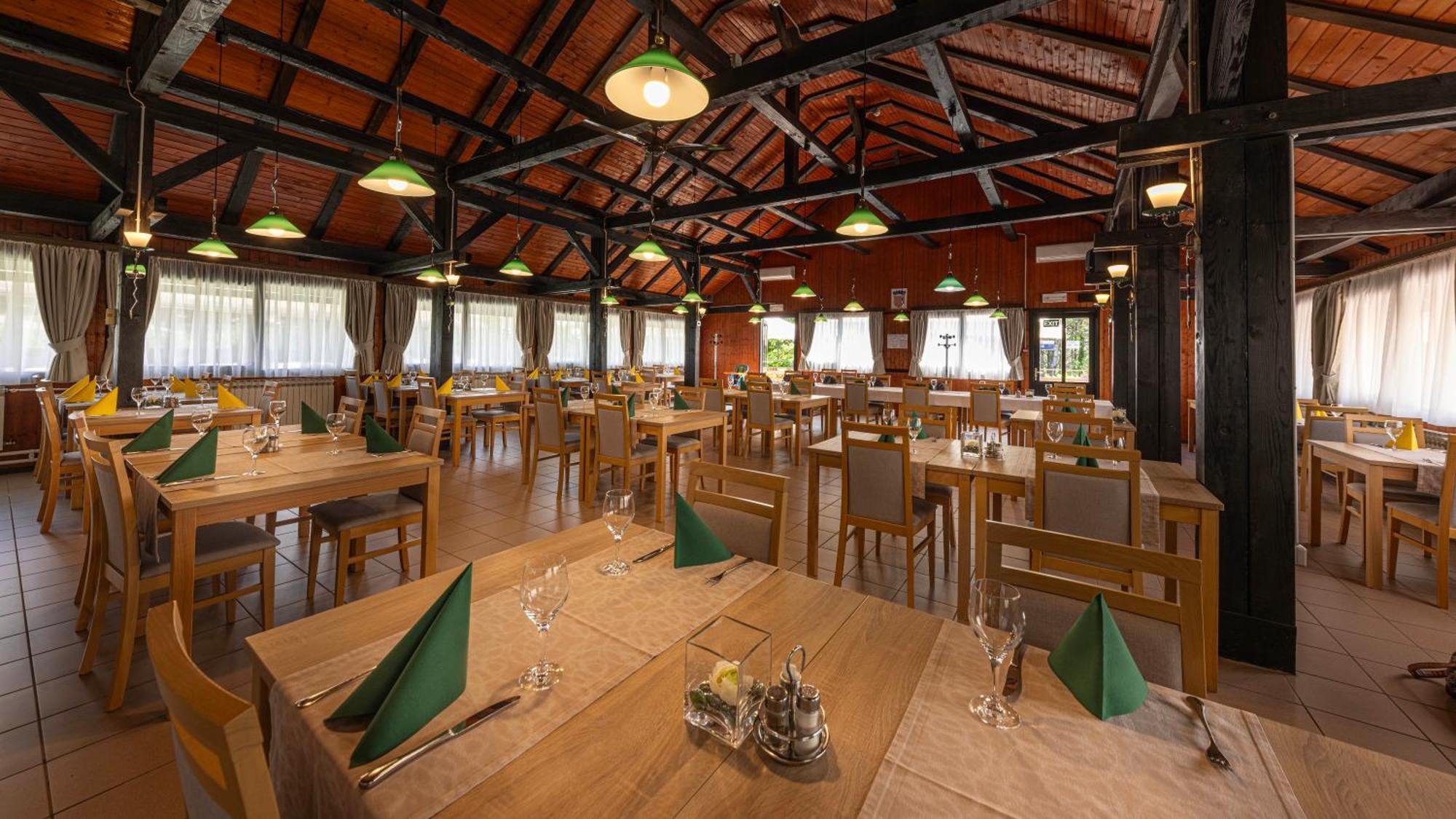 Bungalows Korana - Campsite Korana Селиште-Дрежничко Экстерьер фото