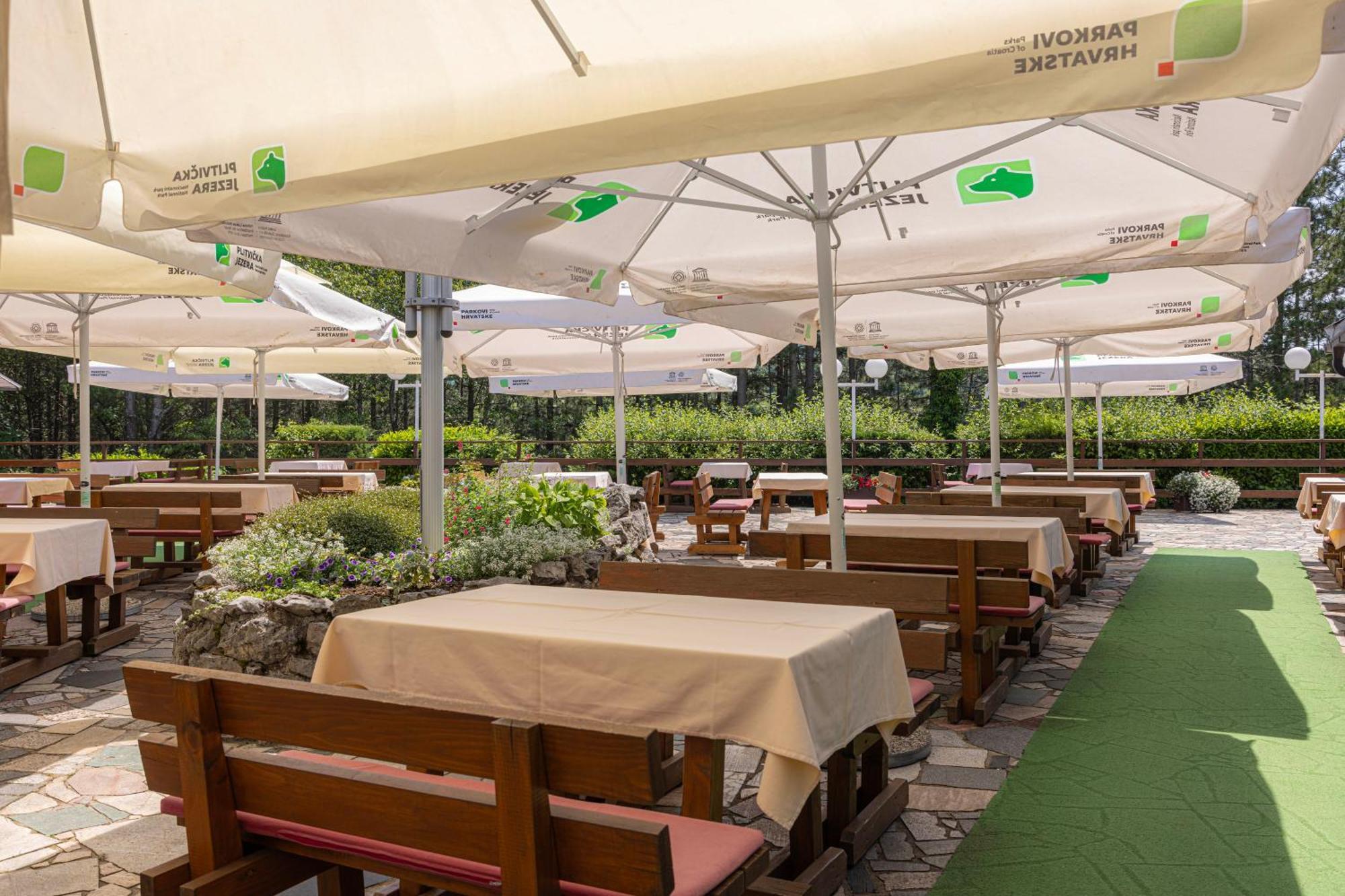 Bungalows Korana - Campsite Korana Селиште-Дрежничко Экстерьер фото