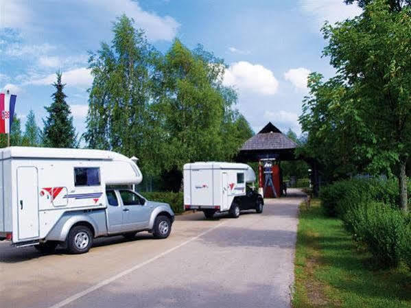 Bungalows Korana - Campsite Korana Селиште-Дрежничко Экстерьер фото