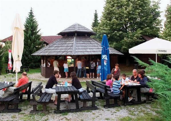 Bungalows Korana - Campsite Korana Селиште-Дрежничко Экстерьер фото